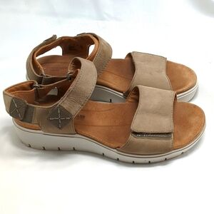 Clarks Velcro Sandals Size 8.5